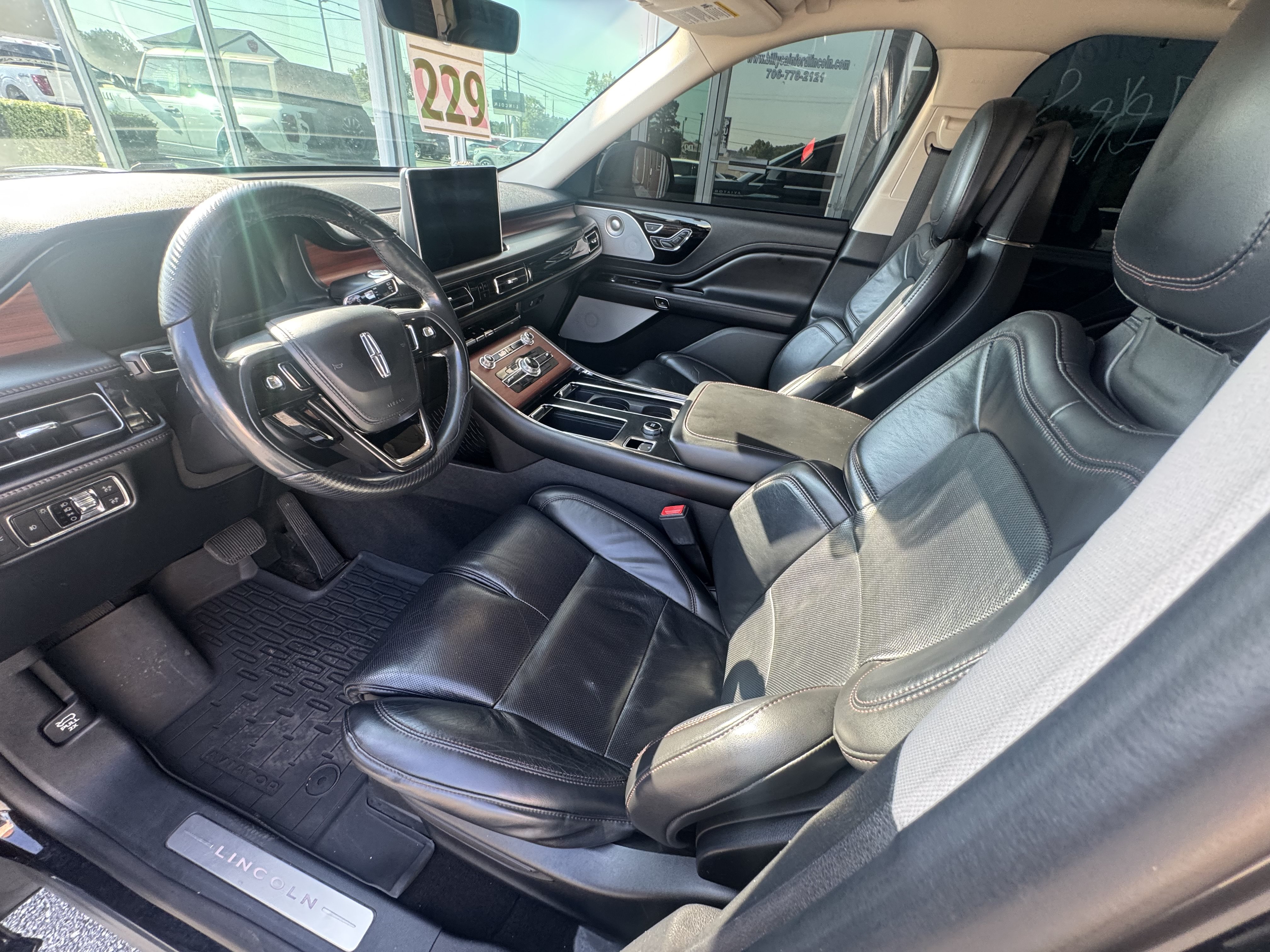 Used 2021 Lincoln Aviator Reserve w/ Equipment Group 210A AWD/4WD image 7