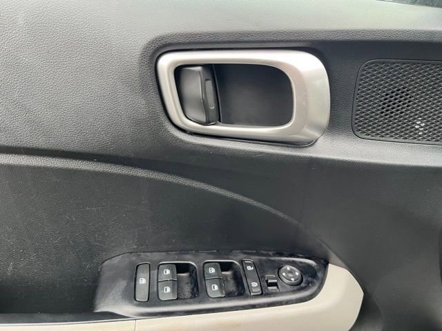 Used 2023 Hyundai Venue SEL w/ Cargo Package image 12