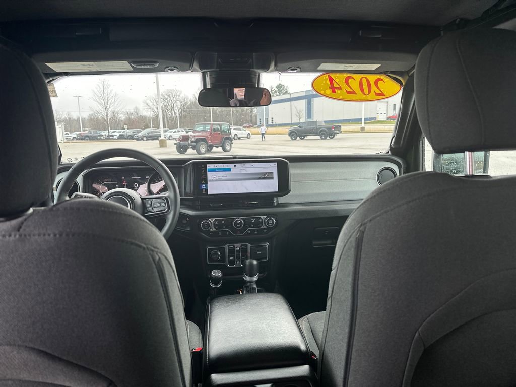 Used 2024 Jeep Gladiator Sport image 30