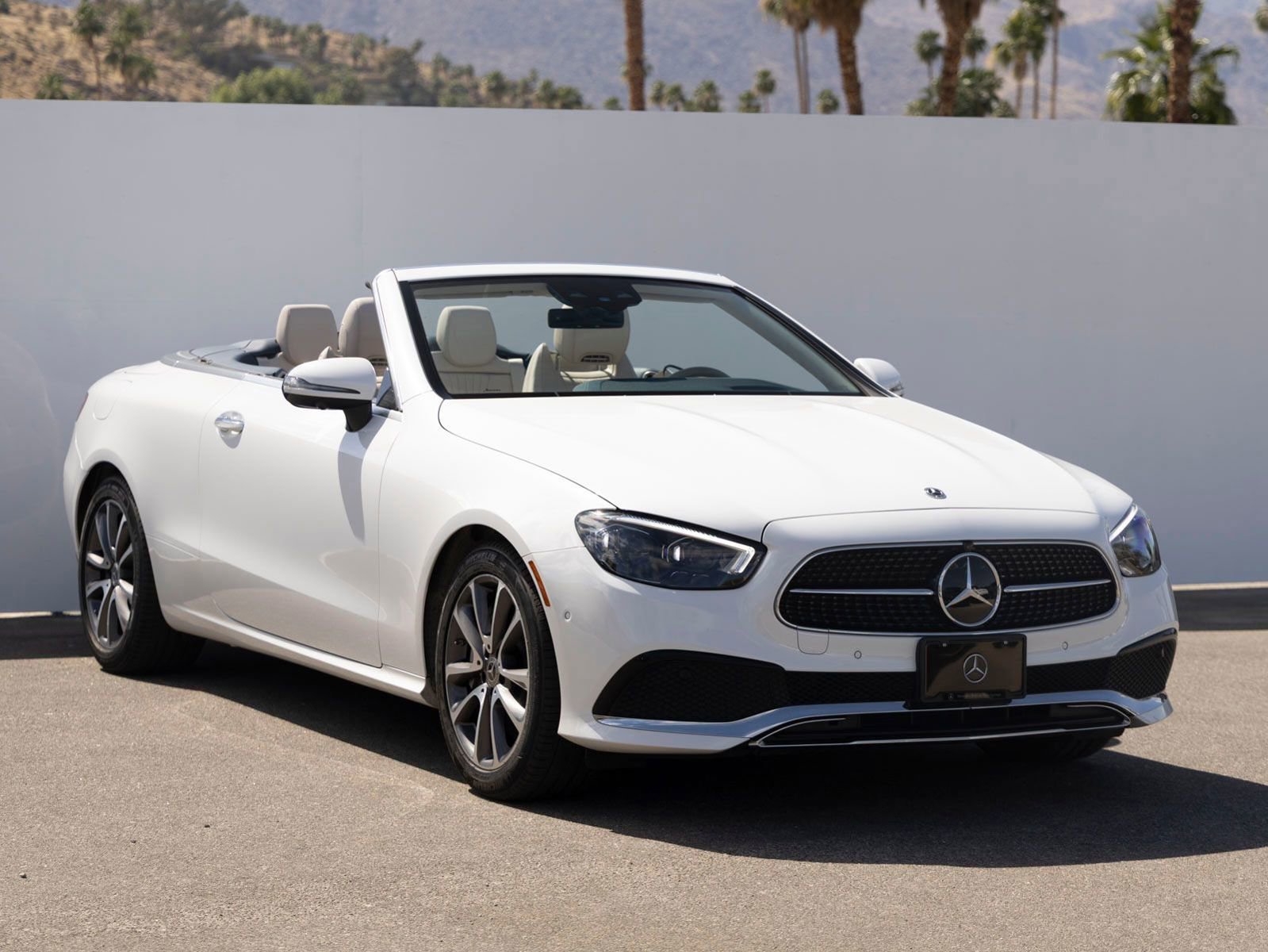 Used 2023 Mercedes-Benz E 450 Cabriolet image 2