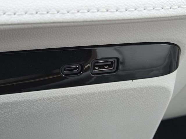 New 2026 Buick Enclave Avenir w/ Super Cruise Package image 9