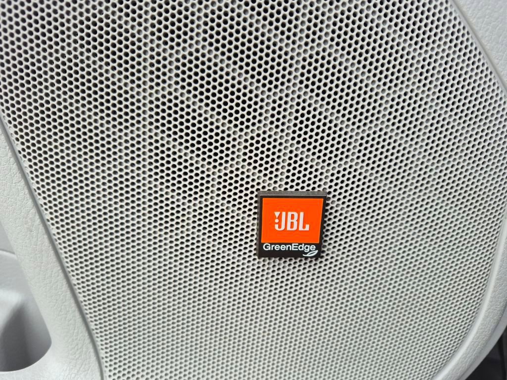 Used 2016 Toyota Highlander Limited image 17