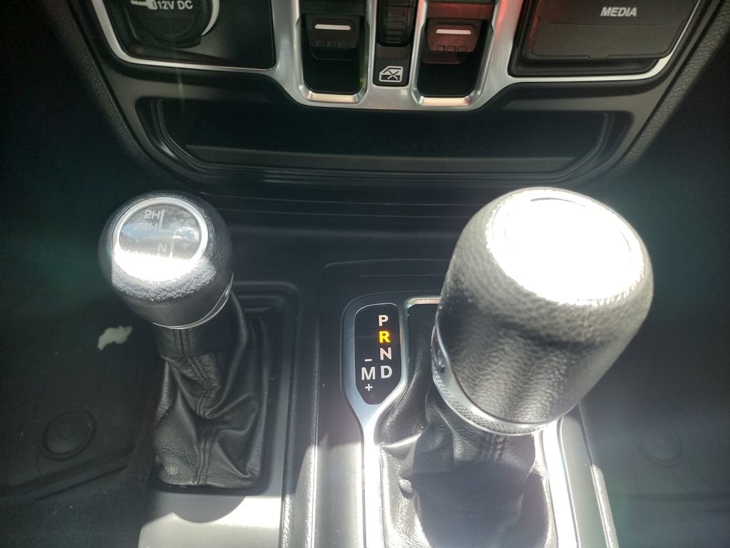 Used 2022 Jeep Wrangler Unlimited Sport AWD/4WD image 30