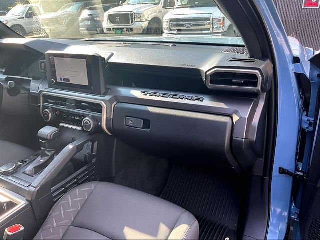 Used 2026 Toyota Tacoma SR5 AWD/4WD image 17