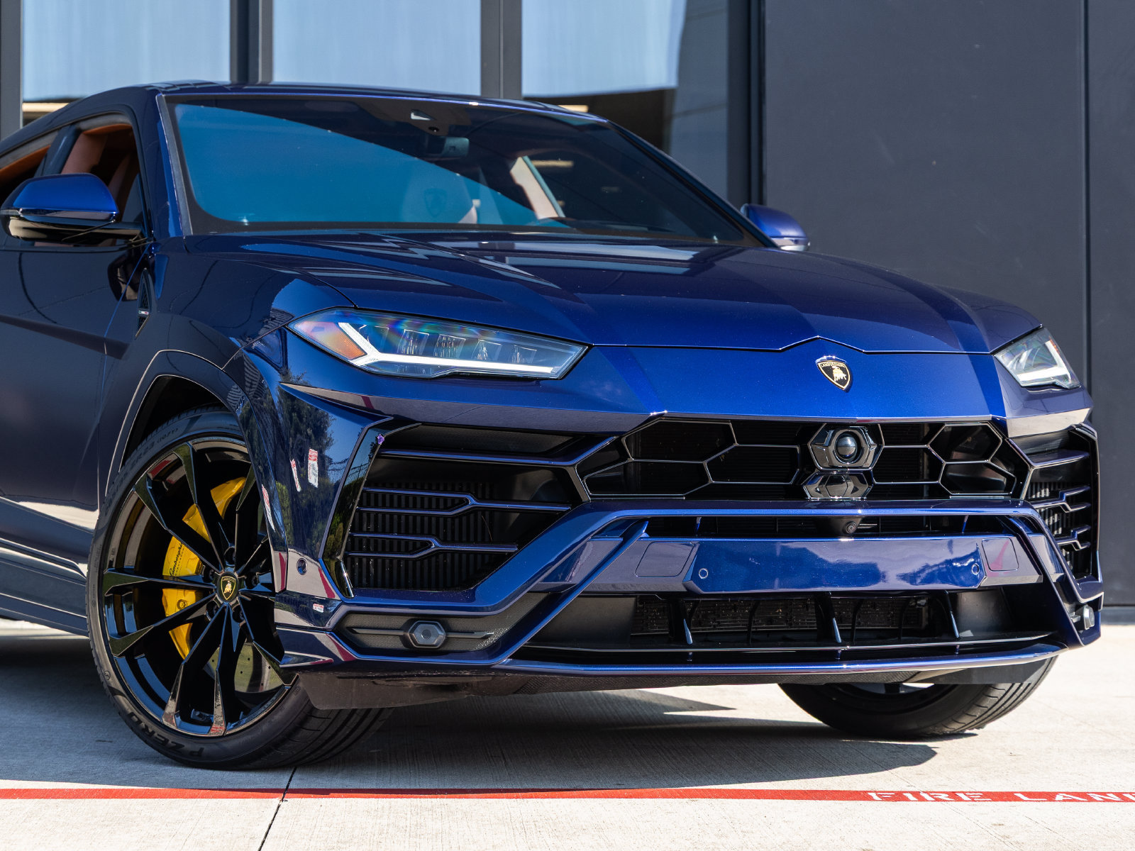 Used 2021 Lamborghini Urus AWD/4WD image 5
