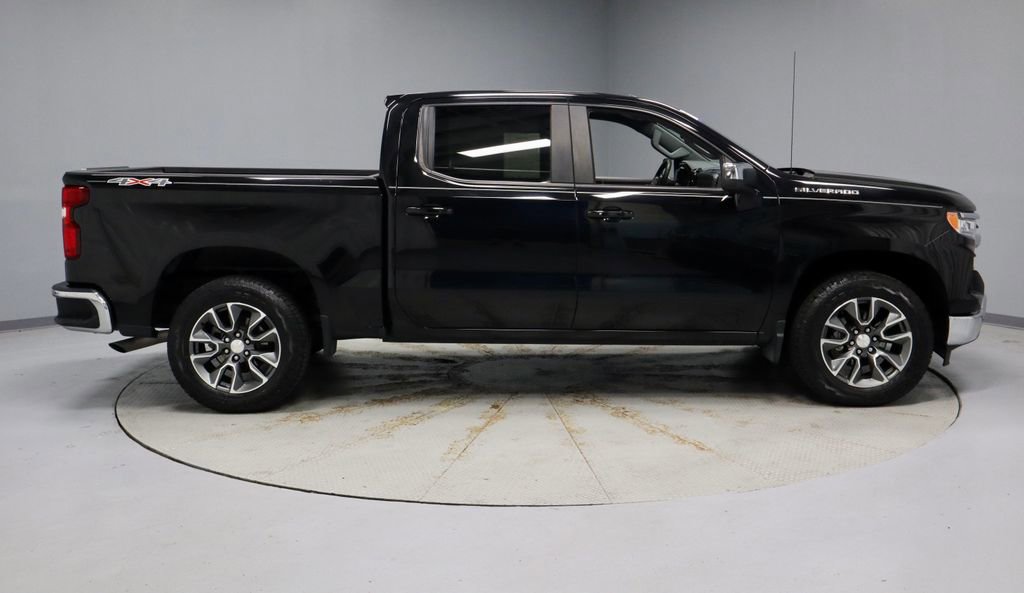 Used 2023 Chevrolet Silverado 1500 LT AWD/4WD image 7