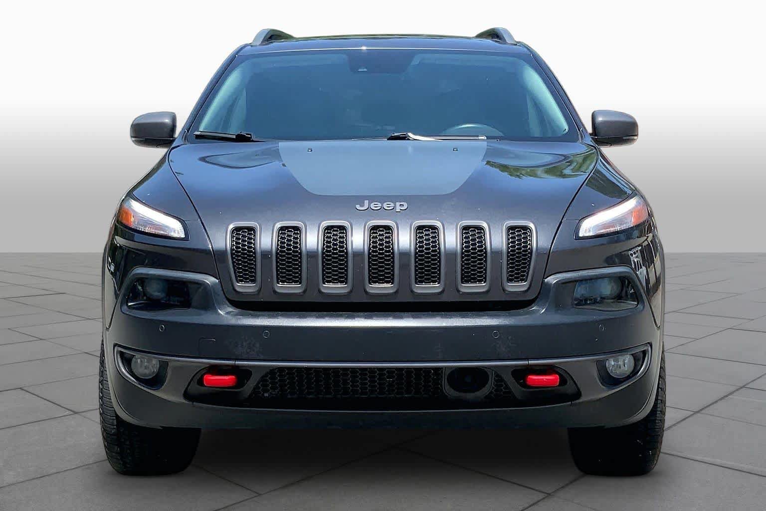 Used 2017 Jeep Cherokee Trailhawk AWD/4WD image 3