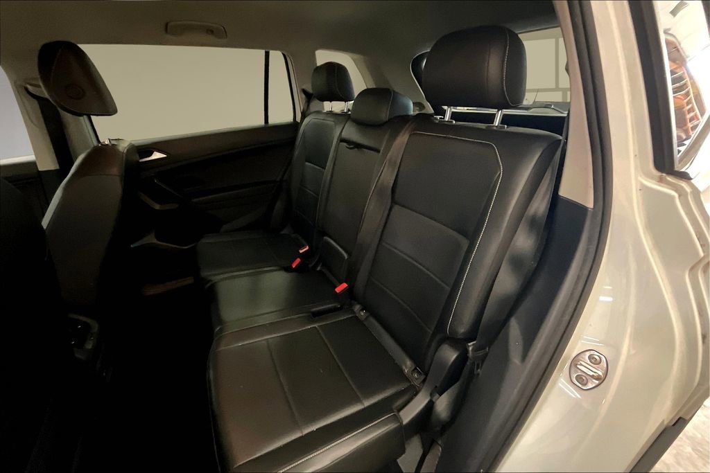 Used 2021 Volkswagen Tiguan SE image 24