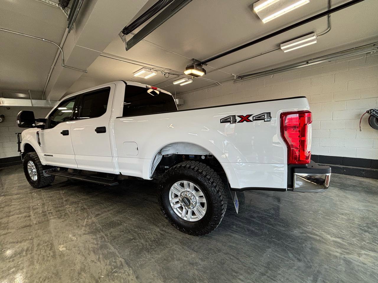 Used 2019 Ford F250 XLT w/ Snow Plow Prep Package image 9
