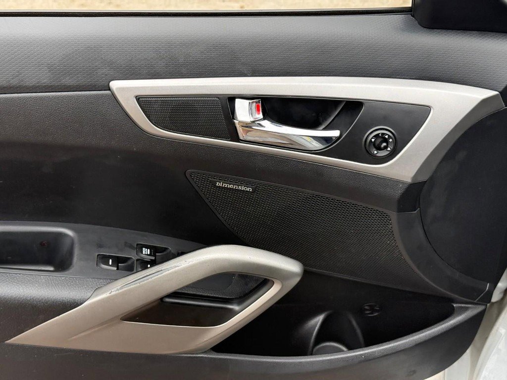 Used 2013 Hyundai Veloster RE:MIX Edition image 12