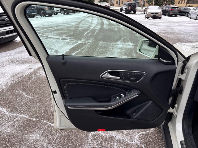 Used 2015 Mercedes-Benz GLA 250 4MATIC image 6