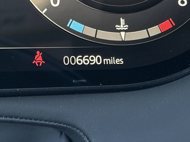 Used 2025 Land Rover Range Rover Autobiography image 12