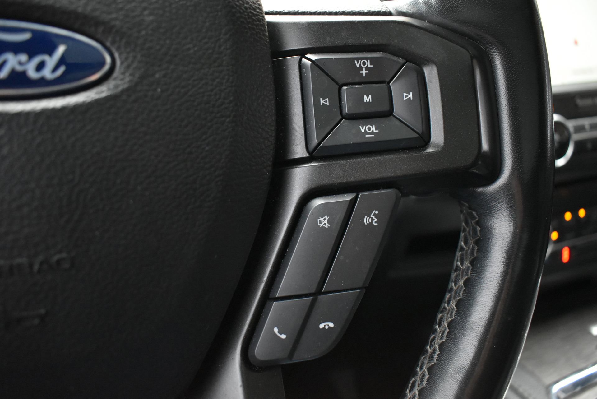 Used 2018 Ford Expedition Limited image 21