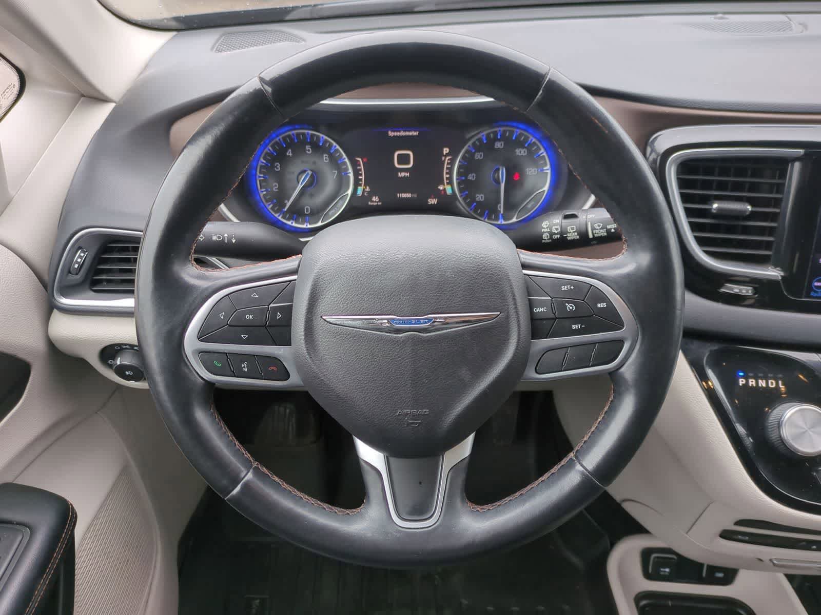 Used 2018 Chrysler Pacifica Touring-L Plus w/ Tire & Wheel Group image 22
