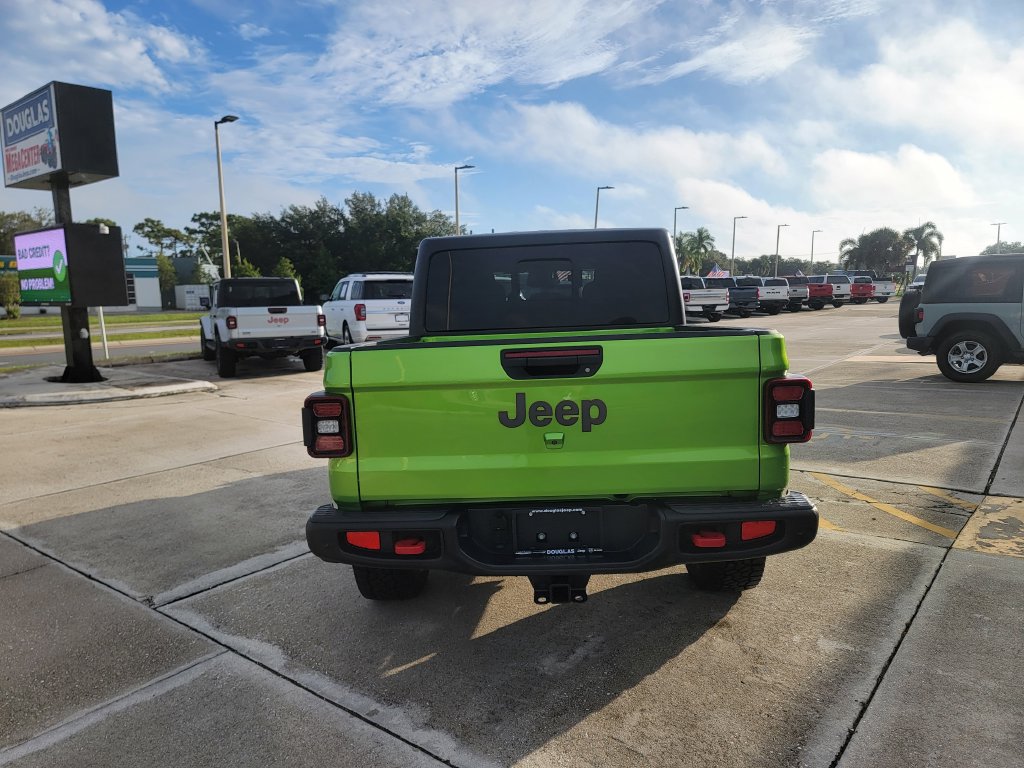 Used 2026 Jeep Gladiator Rubicon w/ Safety Group AWD/4WD image 4