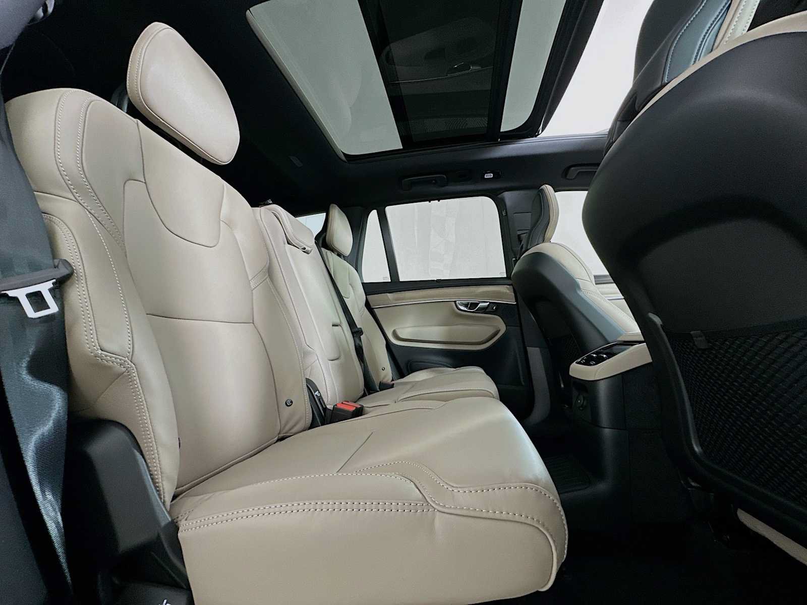 New 2026 Volvo XC90 T8 Ultra w/ Protection Package Premier AWD/4WD image 26