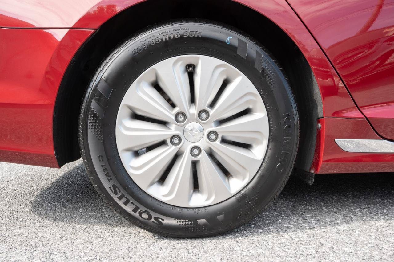 Used 2016 Hyundai Sonata SE FWD image 36