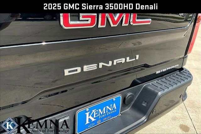 Used 2025 GMC Sierra 3500 Denali w/ Denali Reserve Package AWD/4WD image 30