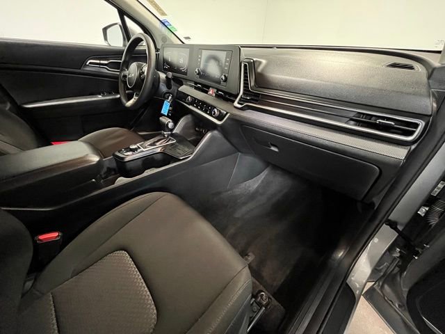 Used 2024 Kia Sportage LX image 10