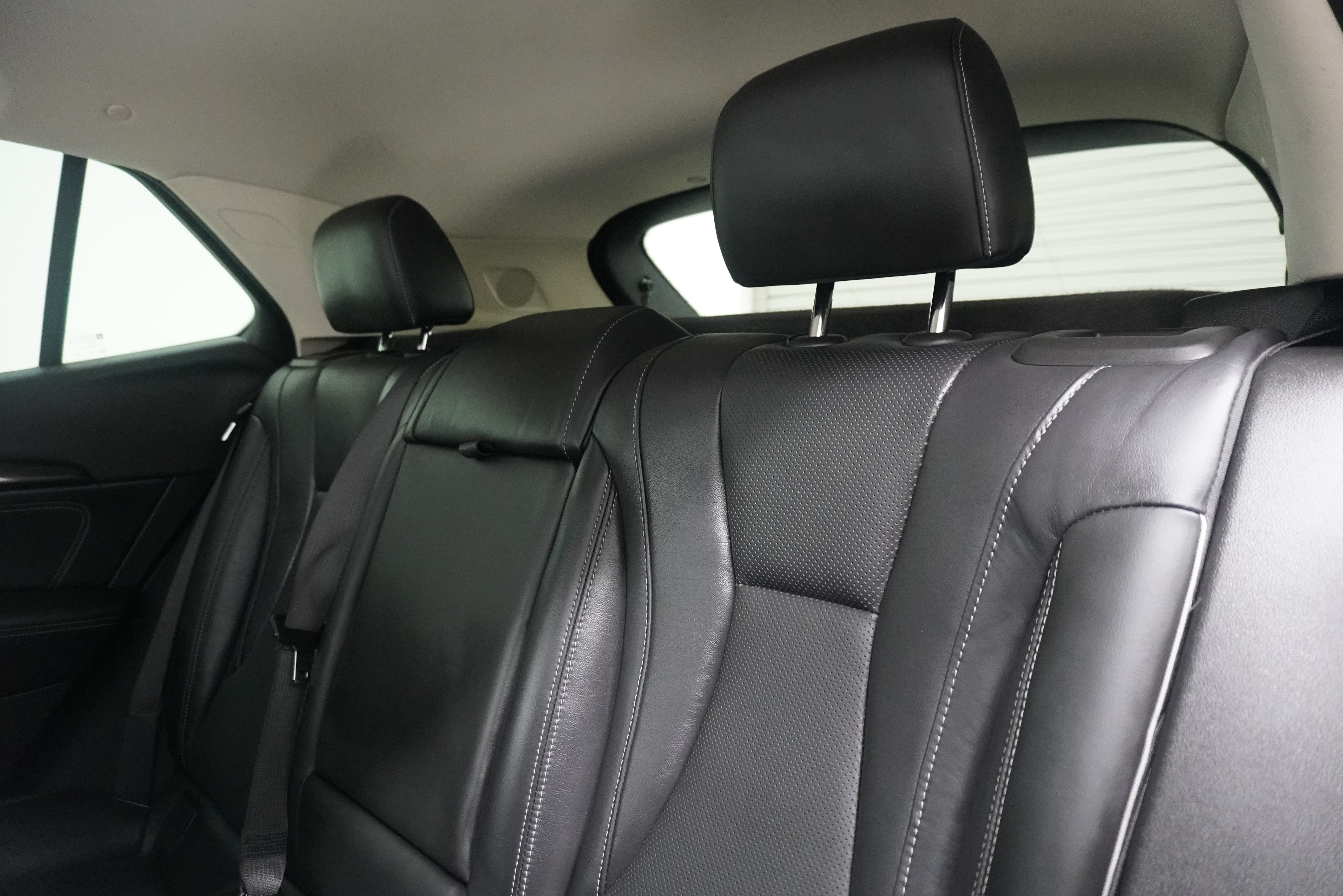 Used 2021 Buick Envision Essence w/ Sport Touring Package FWD image 13