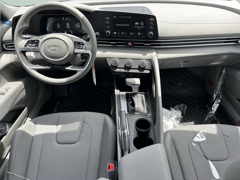 New 2026 Hyundai Elantra SE FWD image 15