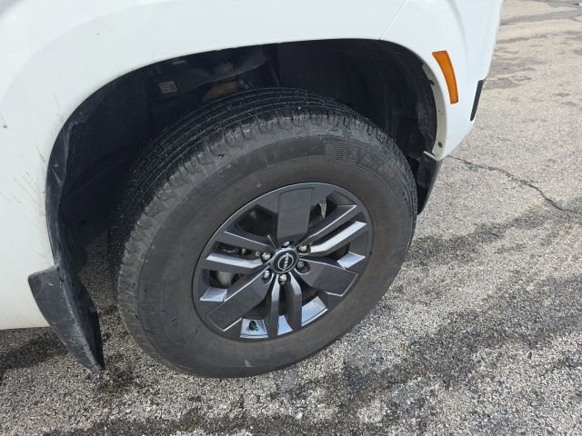 Used 2025 Nissan Frontier SV w/ Tow Package image 14