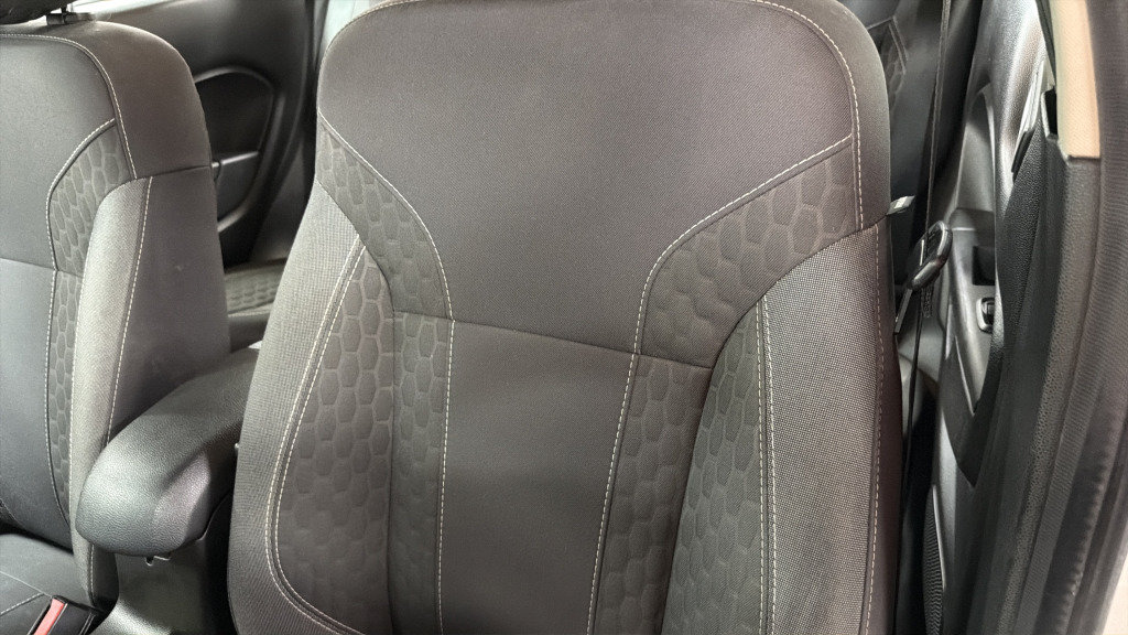 Used 2014 Ford Fiesta SE w/ Equipment Group 201A FWD image 19