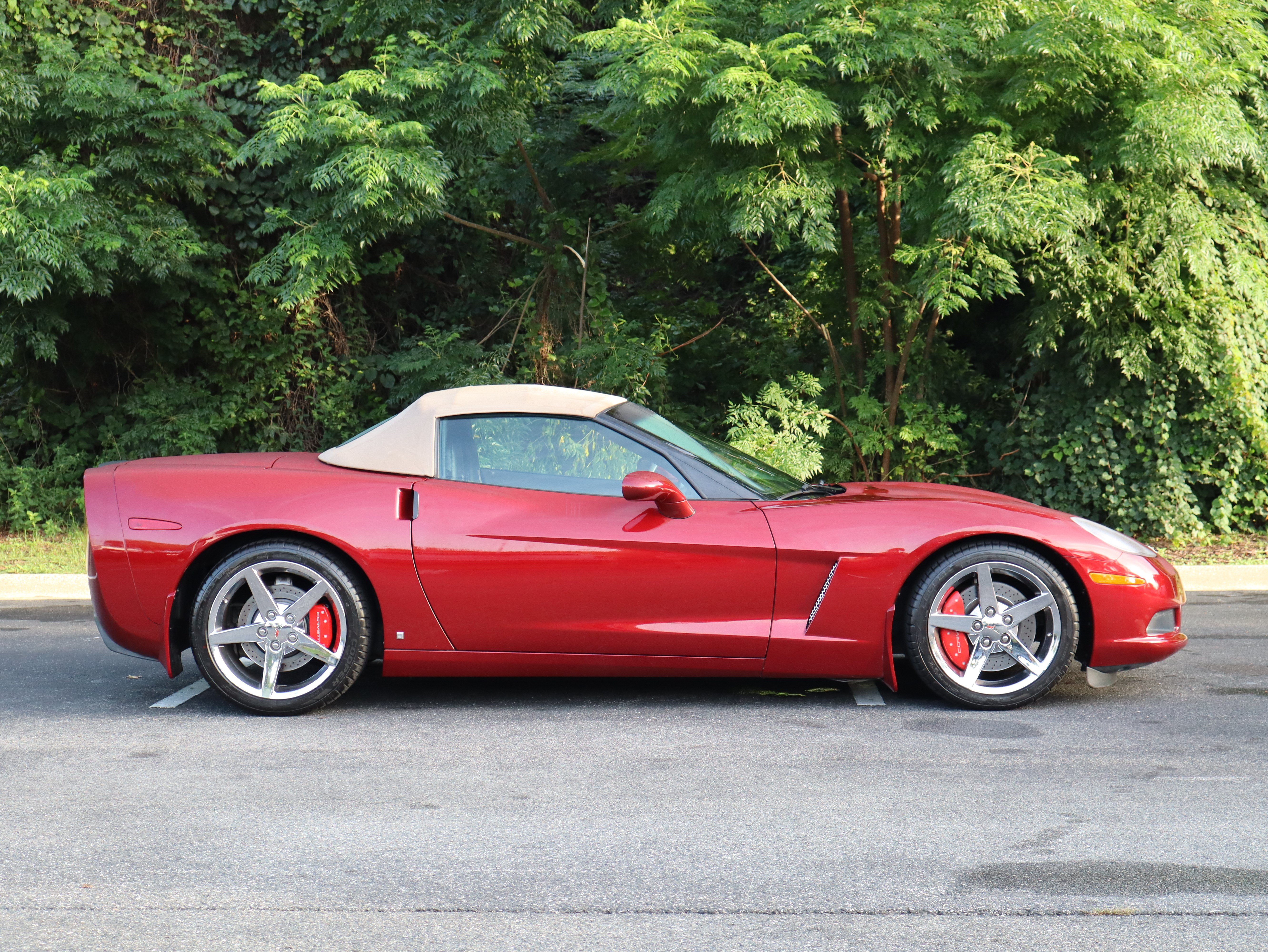 Used 2007 Chevrolet Corvette Convertible w/ Preferred Equipment Group RWD image 11