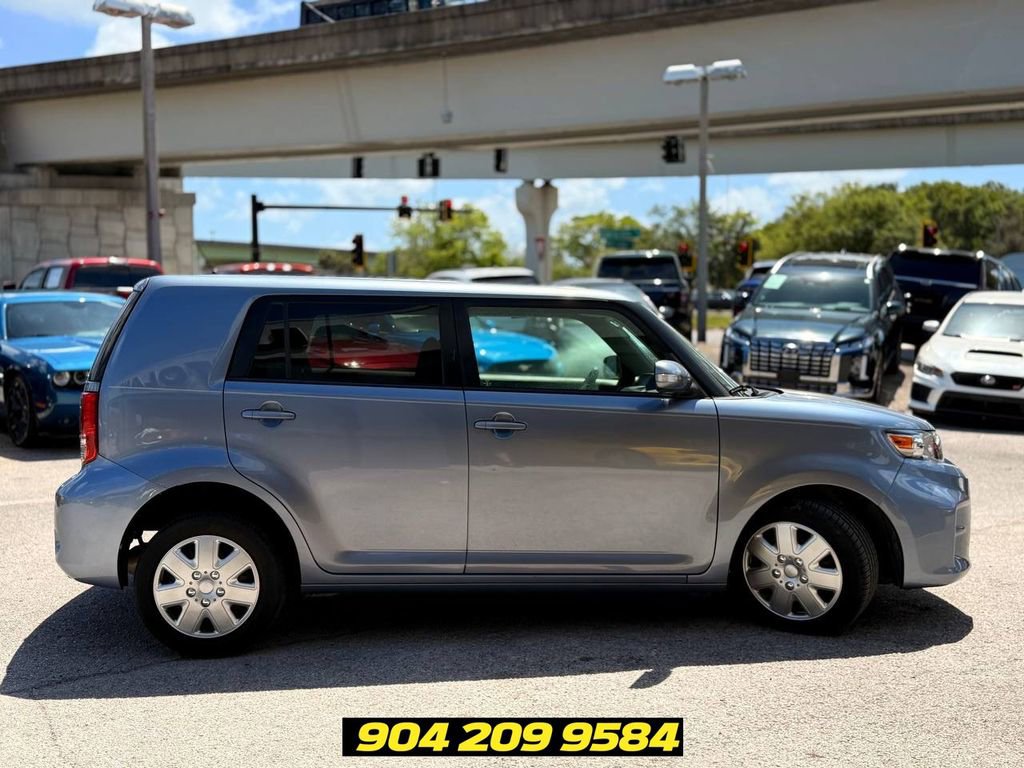 Used 2012 Scion xB FWD image 9