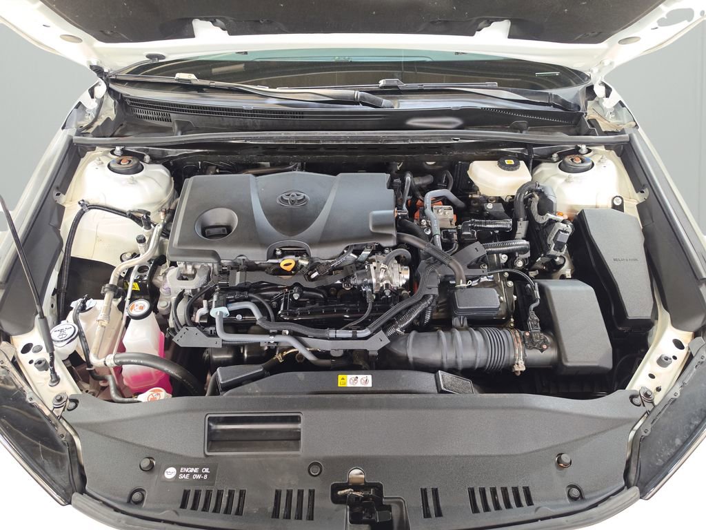 Used 2025 Toyota Camry SE FWD image 9