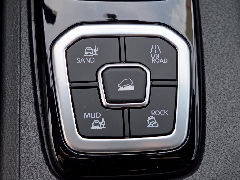 New 2026 Nissan Frontier SV w/ All-Weather Content Package AWD/4WD image 16