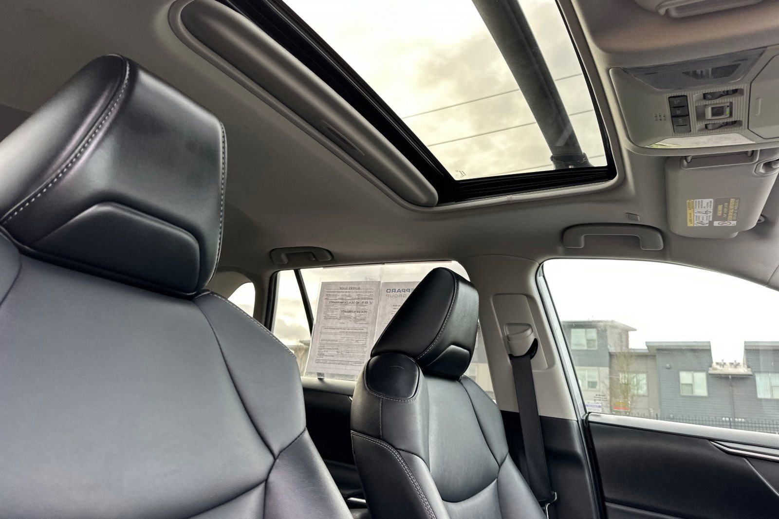 Used 2023 Toyota RAV4 XLE Premium image 18