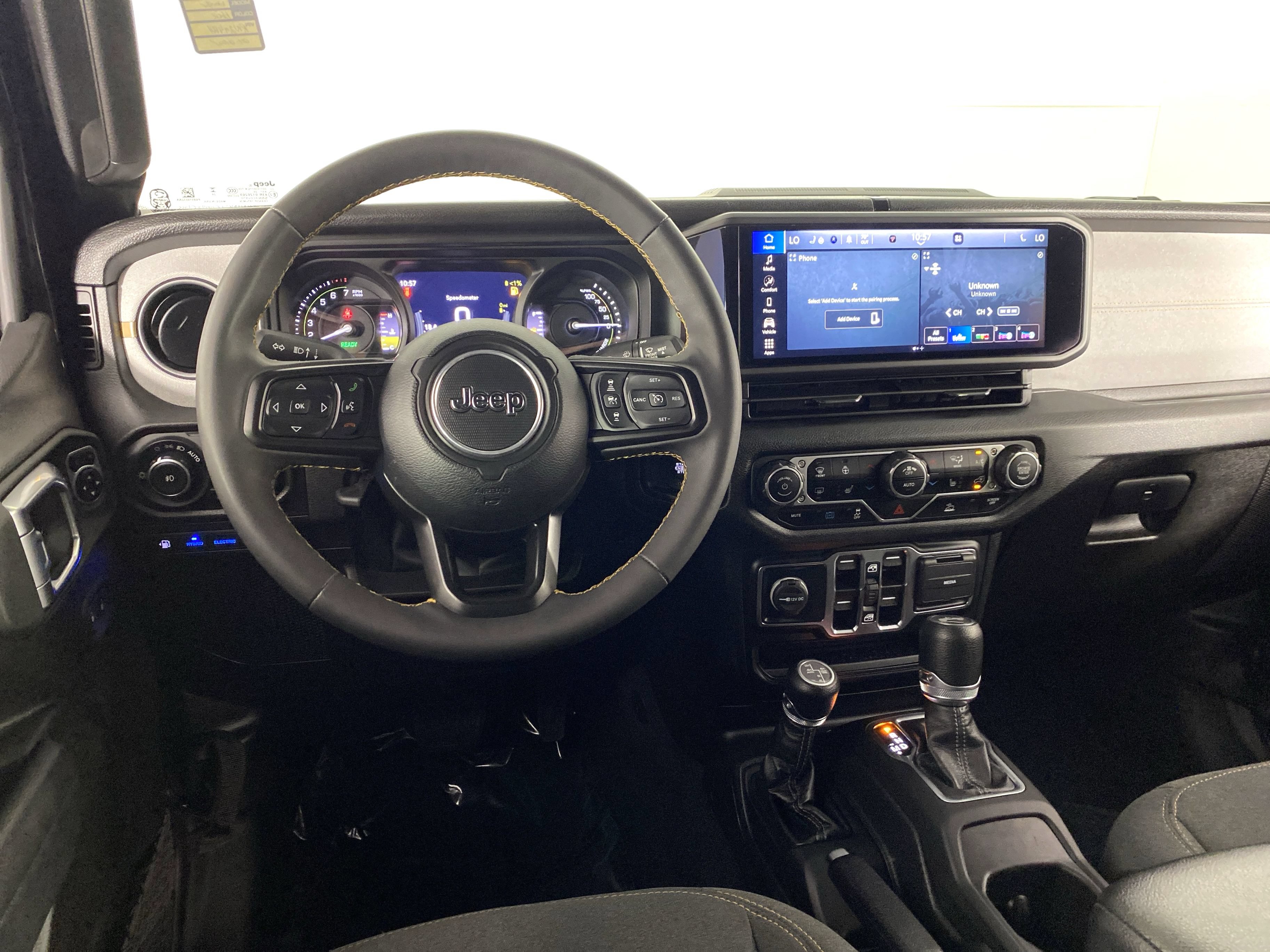 Used 2024 Jeep Wrangler Unlimited w/ Convenience Group AWD/4WD image 20