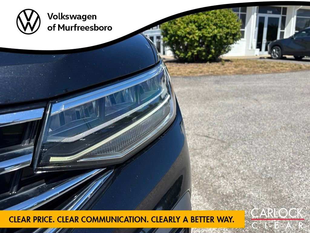 Used 2023 Volkswagen Tiguan SE w/ Panoramic Sunroof Package FWD image 10