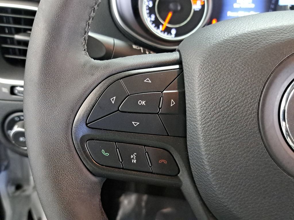 Certified 2022 Jeep Cherokee Trailhawk w/ Comfort/Convenience Group AWD/4WD image 19