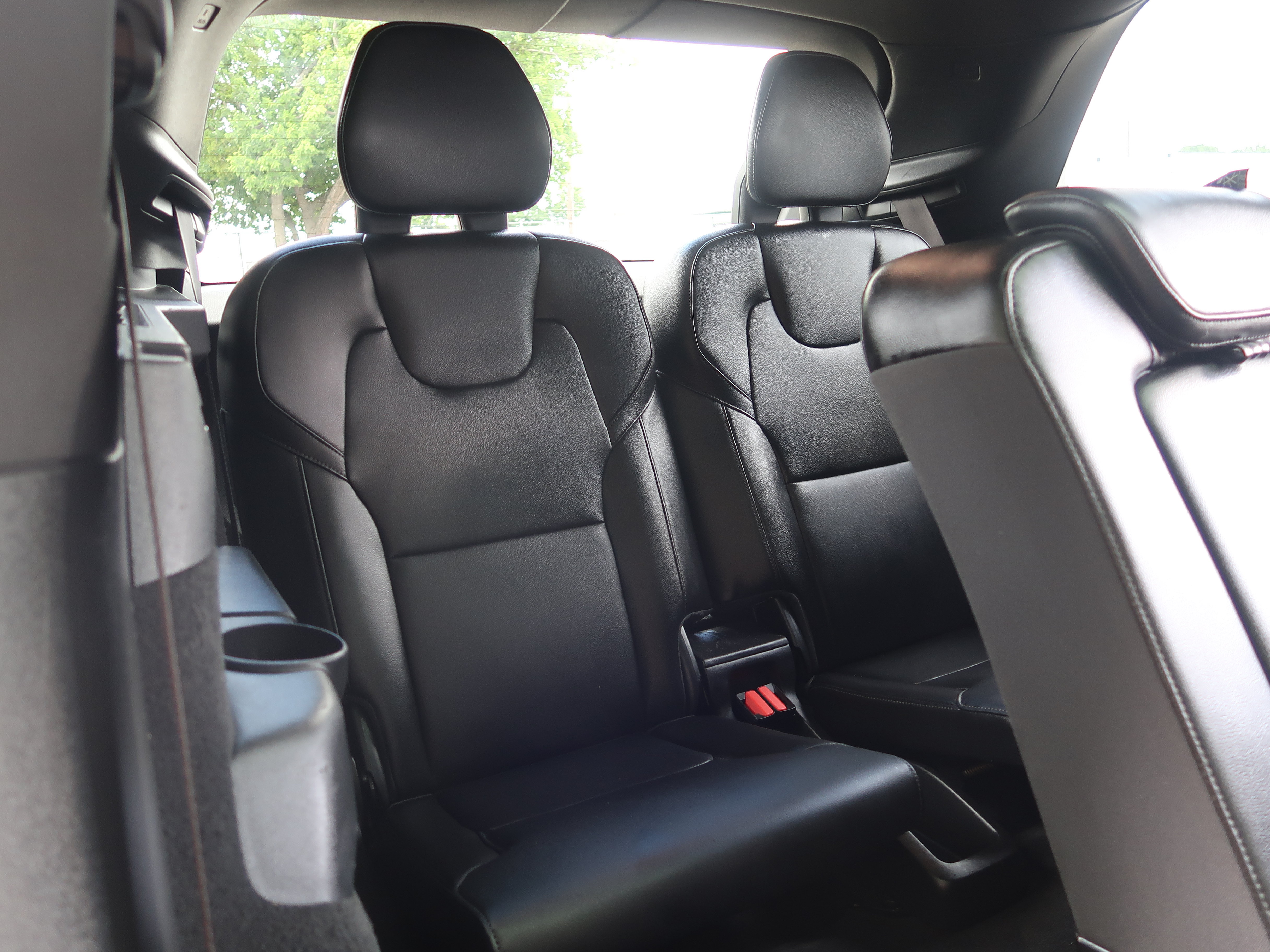 Used 2019 Volvo XC90 T5 Momentum w/ Protection Package Premier FWD image 39