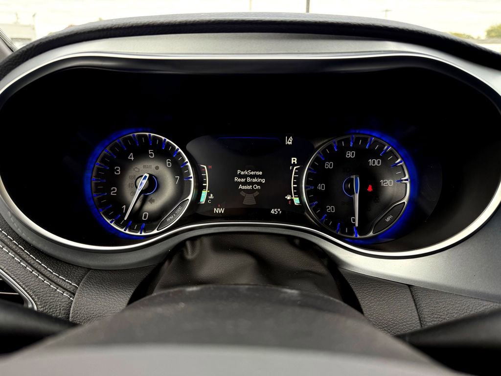 New 2026 Chrysler Pacifica Limited w/ Uconnect Theater Family Group FWD image 20
