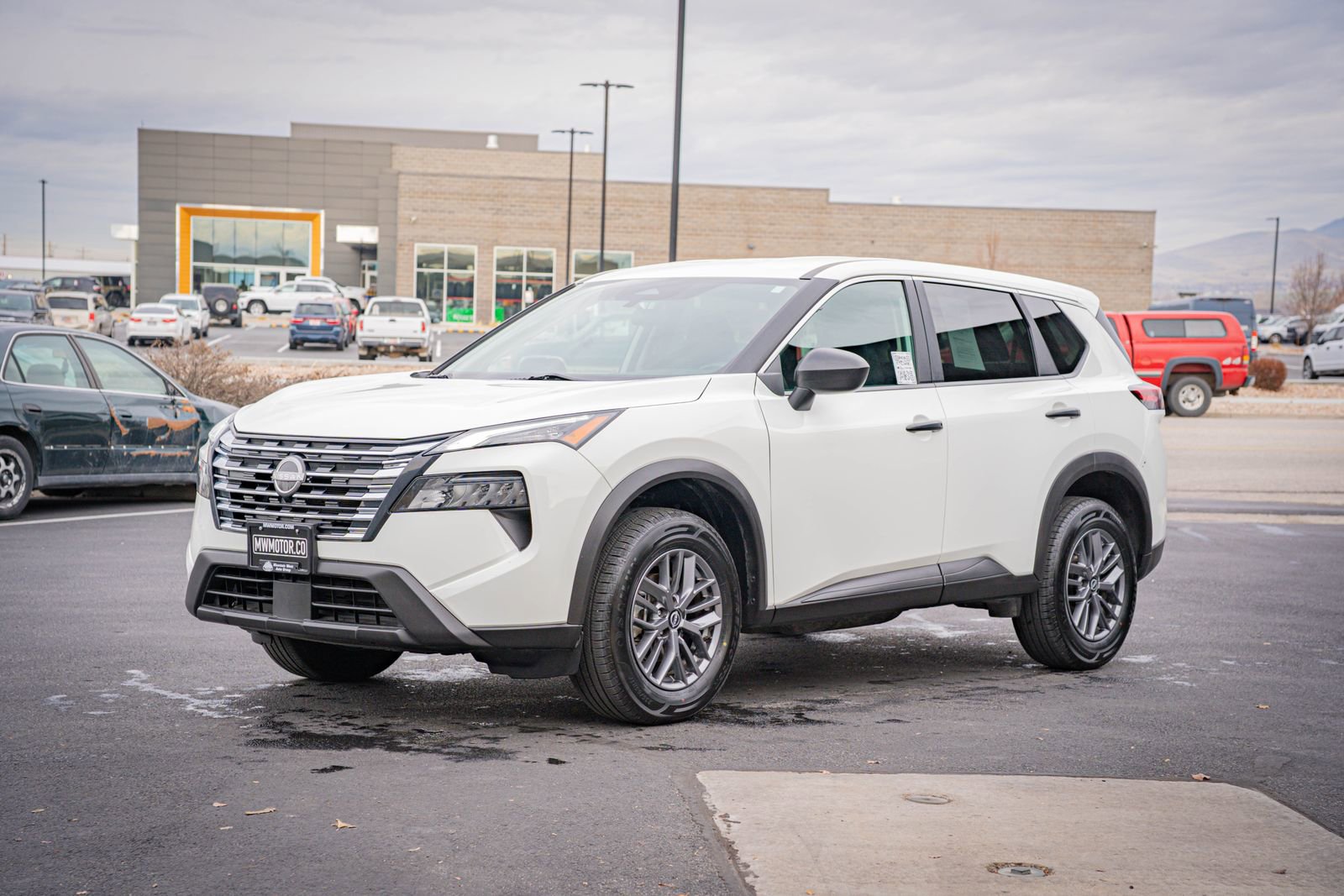 Used 2024 Nissan Rogue S image 12