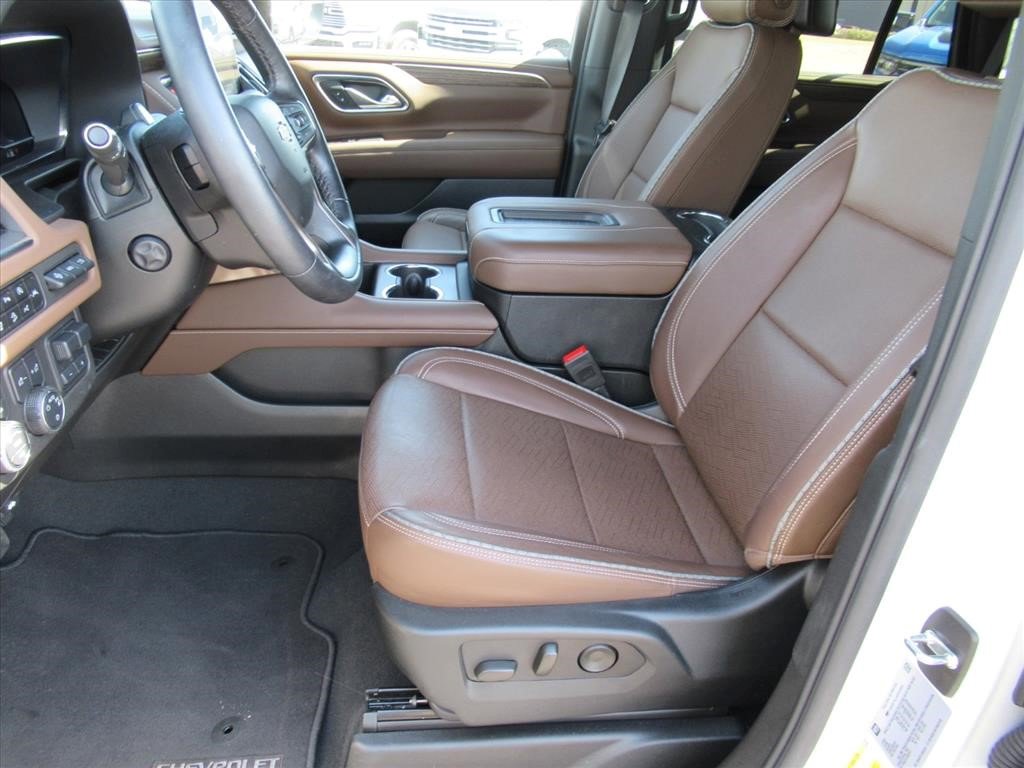 Certified 2024 Chevrolet Tahoe High Country w/ Advanced Technology Package AWD/4WD image 18