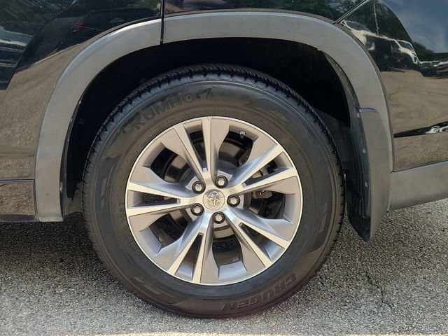 Used 2014 Toyota Highlander XLE AWD/4WD image 32
