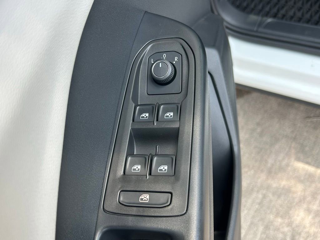 Used 2025 Volkswagen Taos S FWD image 18