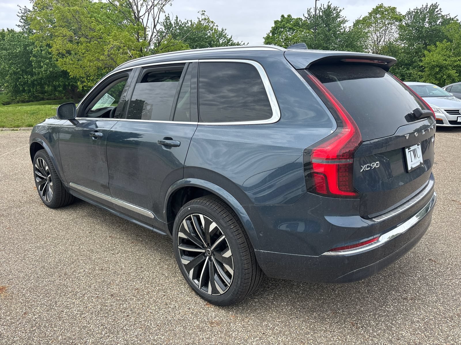 New 2026 Volvo XC90 B6 Ultra w/ Protection Package Premier AWD/4WD image 7