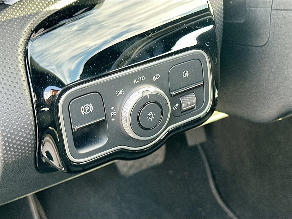 Certified 2025 Mercedes-Benz CLA 250 image 10