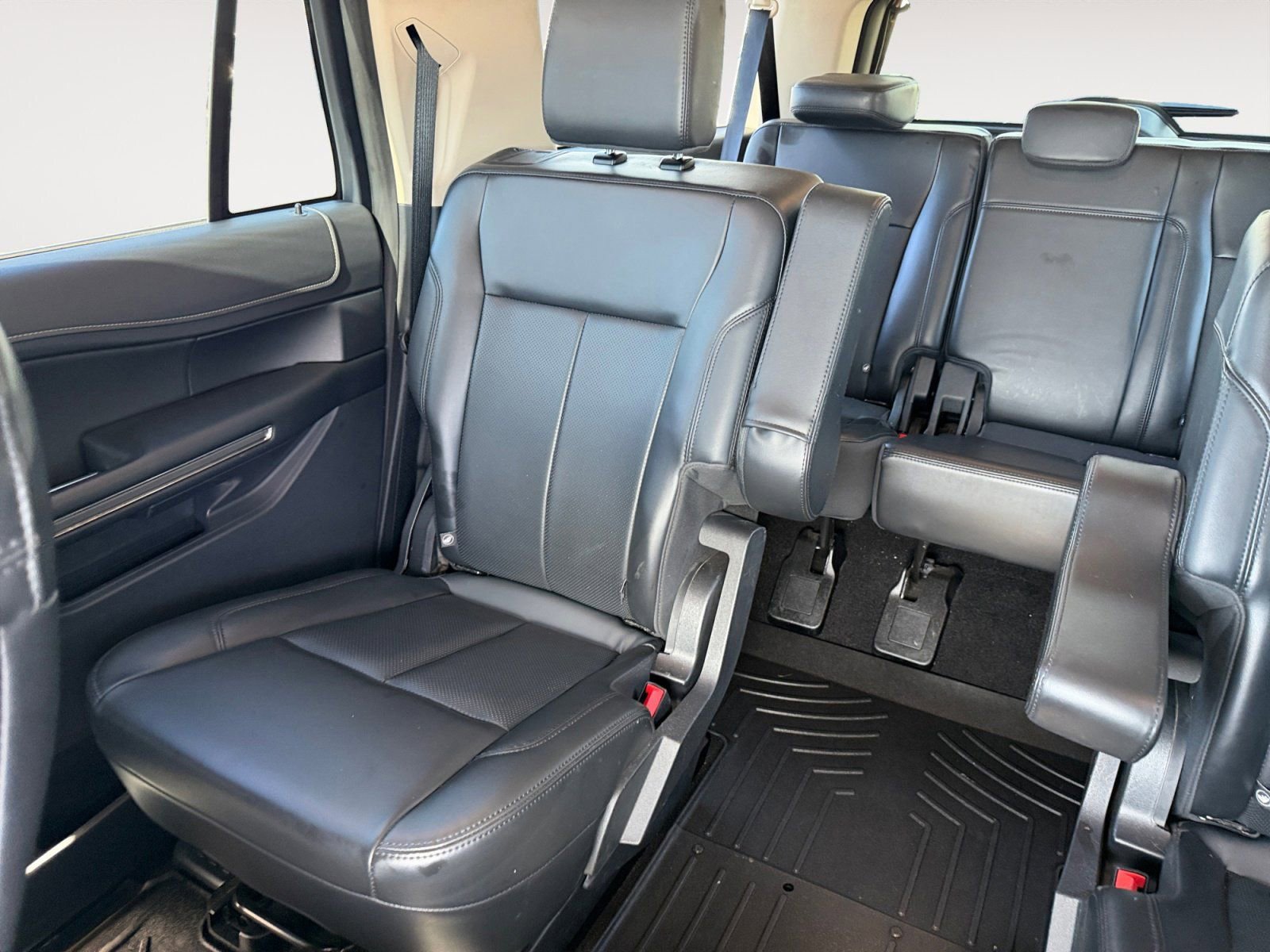 Used 2022 Ford Expedition Max XLT image 13