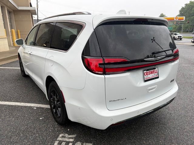 Used 2021 Chrysler Pacifica Touring-L w/ Premium & Safety Sphere Group FWD image 3
