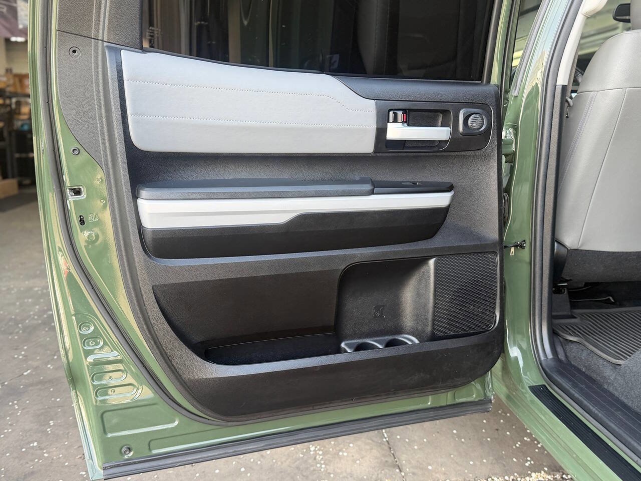 Used 2021 Toyota Tundra Limited w/ Limited Premium Package image 28