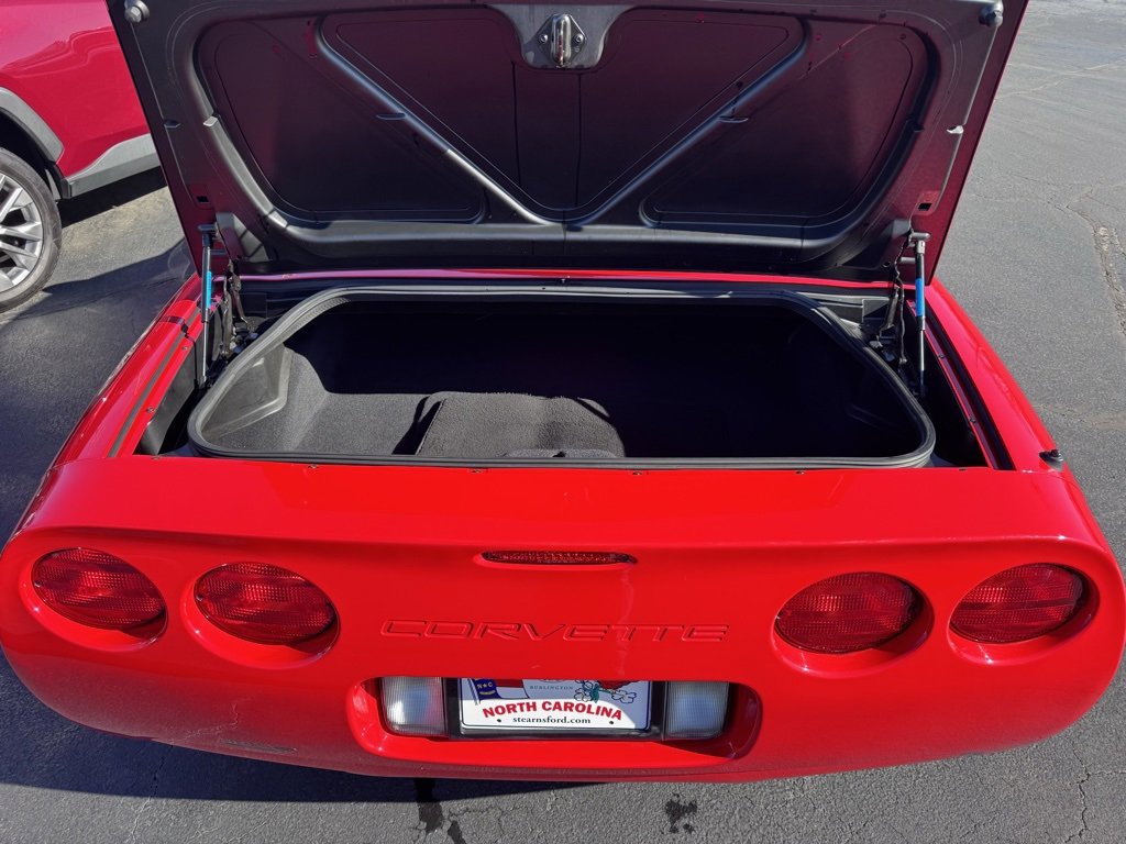 Used 2002 Chevrolet Corvette Base w/ Preferred Equipment Group2 image 30