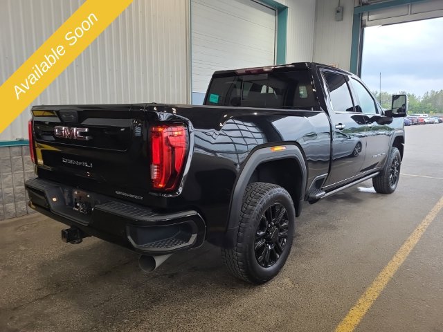 Used 2022 GMC Sierra 2500 Denali w/ Denali Black Diamond Edition AWD/4WD image 5