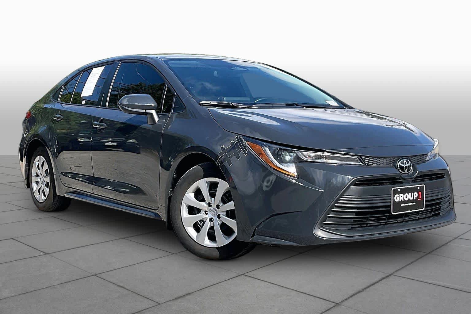 Used 2026 Toyota Corolla LE FWD image 3