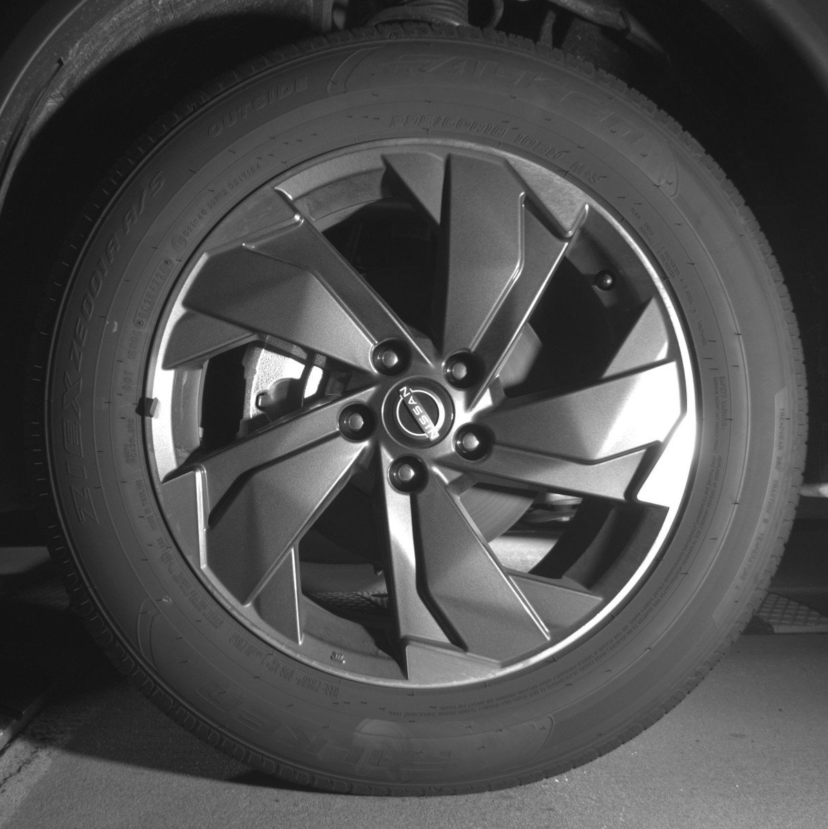 Used 2025 Nissan Rogue SV FWD image 12